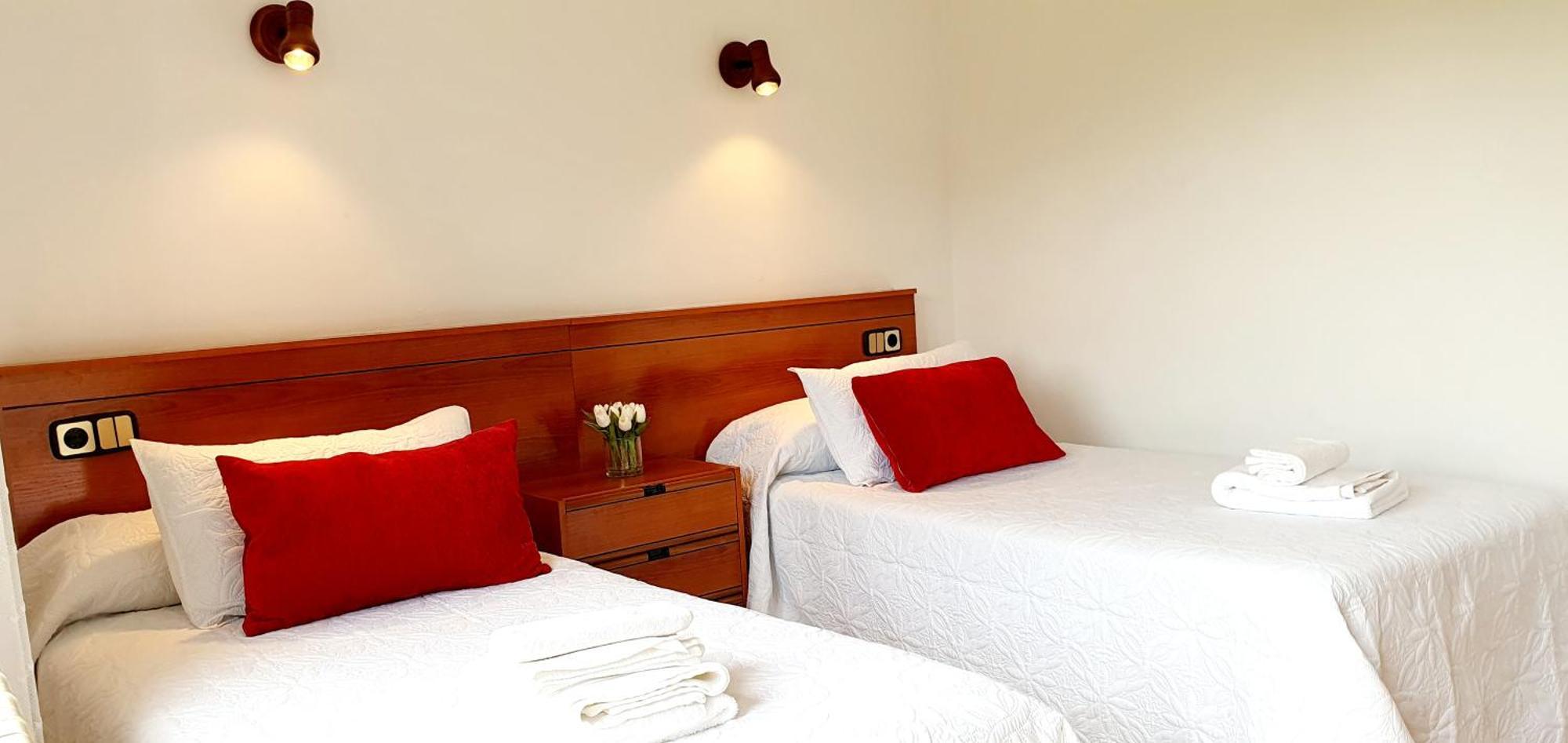 Sidreria La Casa Abajo Hotell La Franca Exteriör bild