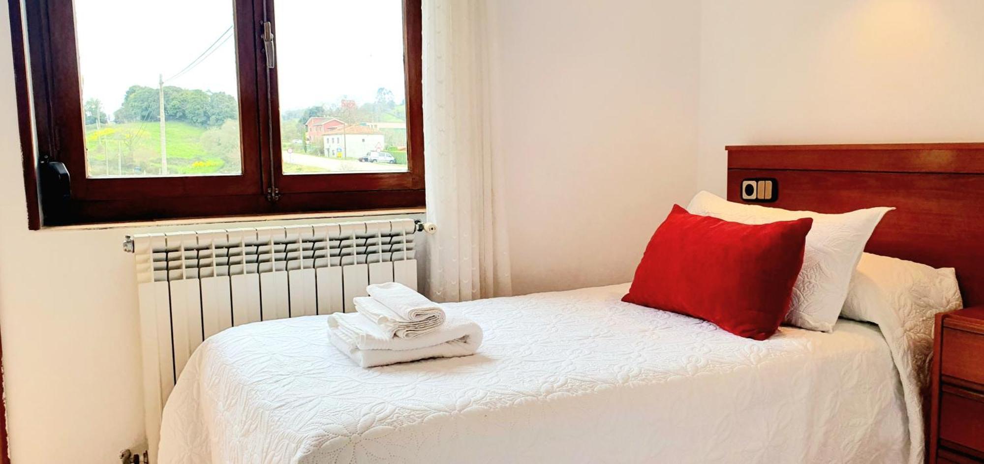 Sidreria La Casa Abajo Hotell La Franca Exteriör bild