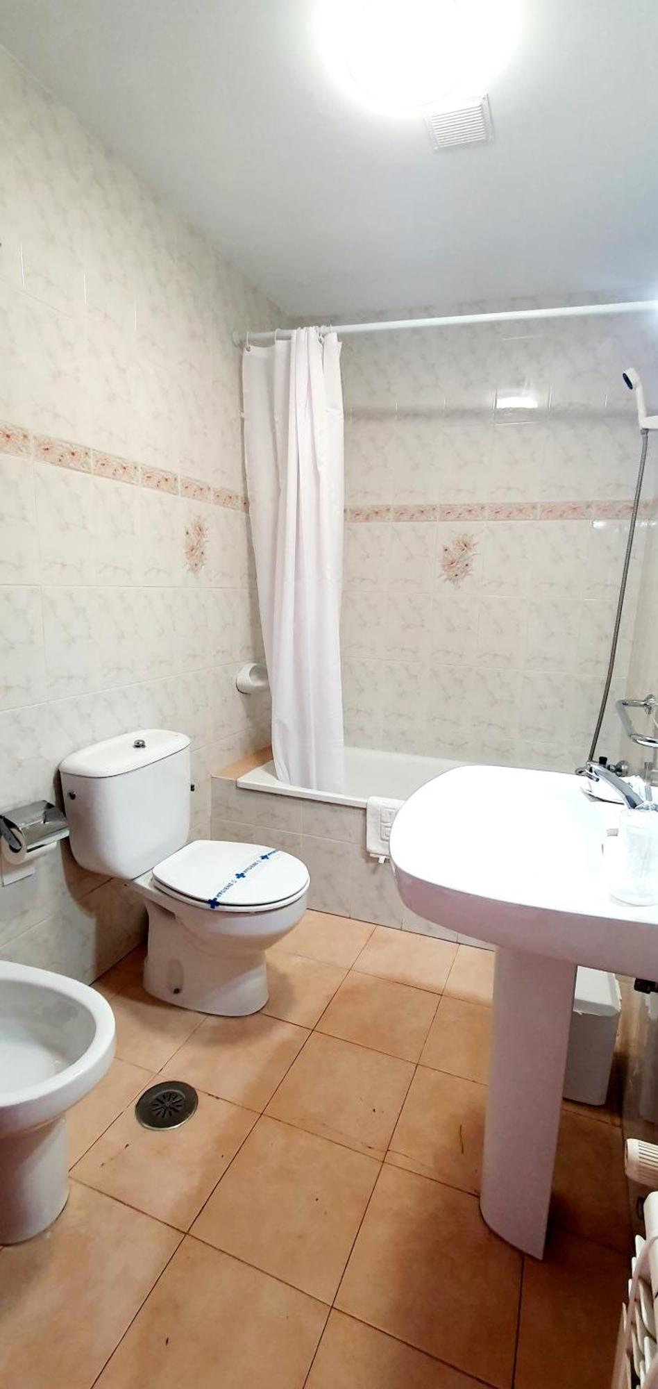 Sidreria La Casa Abajo Hotell La Franca Exteriör bild