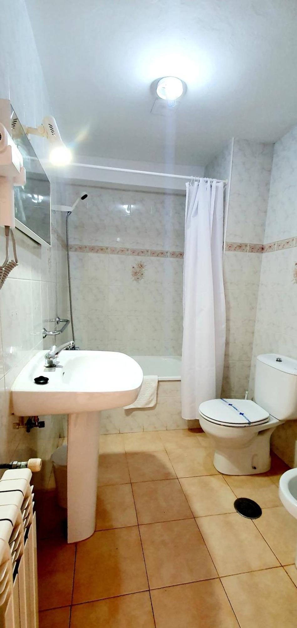 Sidreria La Casa Abajo Hotell La Franca Exteriör bild