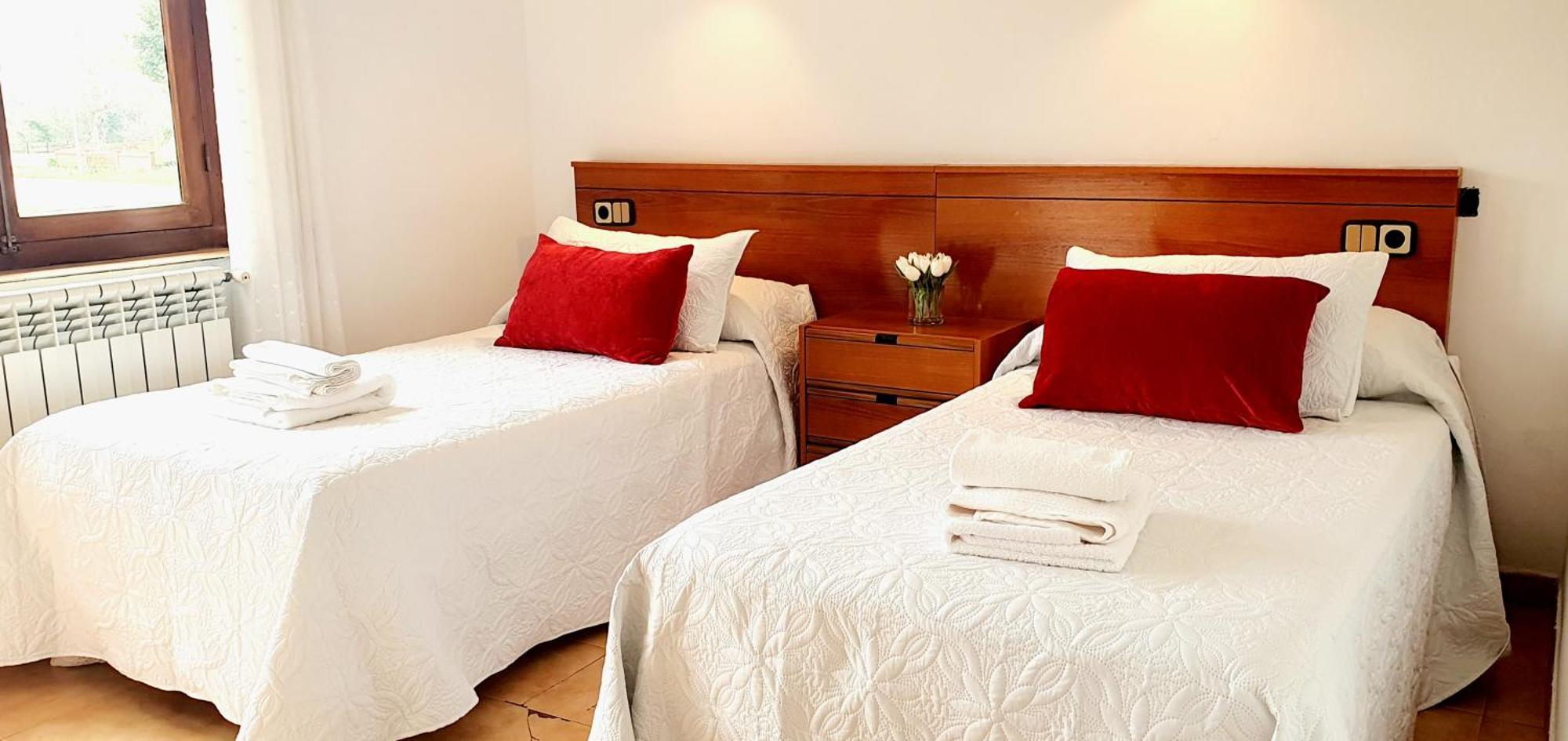 Sidreria La Casa Abajo Hotell La Franca Exteriör bild