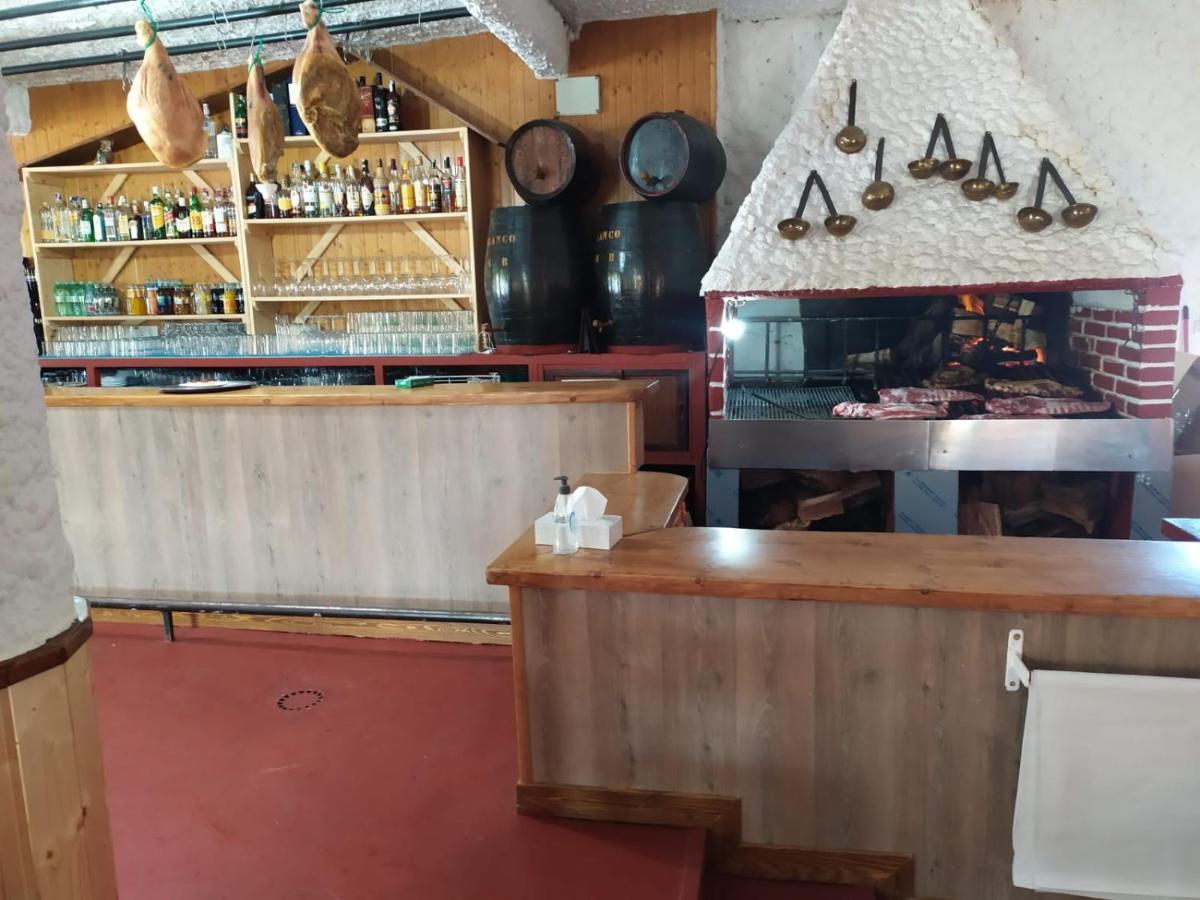 Sidreria La Casa Abajo Hotell La Franca Exteriör bild